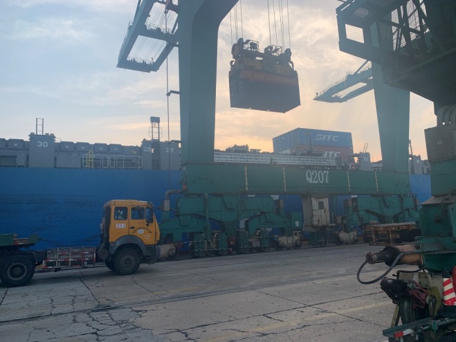“陆海新通道”天津铁路箱下海出境业务顺利启航2.jpg 鼎天国际 7e3f78a24696ada1aeed285e1b7cd460